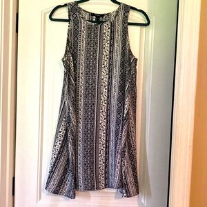 Forever 21 navy and cream sleeveless dress.